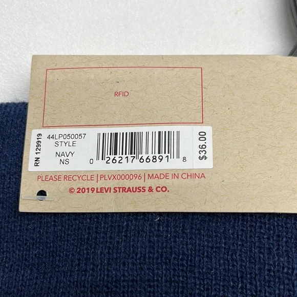 NEW Levi’s Blue Maximum Warmth Sweater Knit Scarf and Hat Set Men’s One Size NEW - Picture 3 of 4